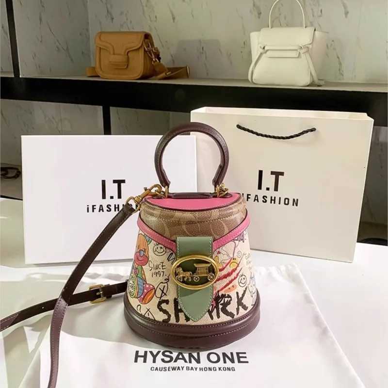 Womens handbag high-end designer single shoulder crossbody bag 2024 new light luxury contrasting color bucket bagT251213