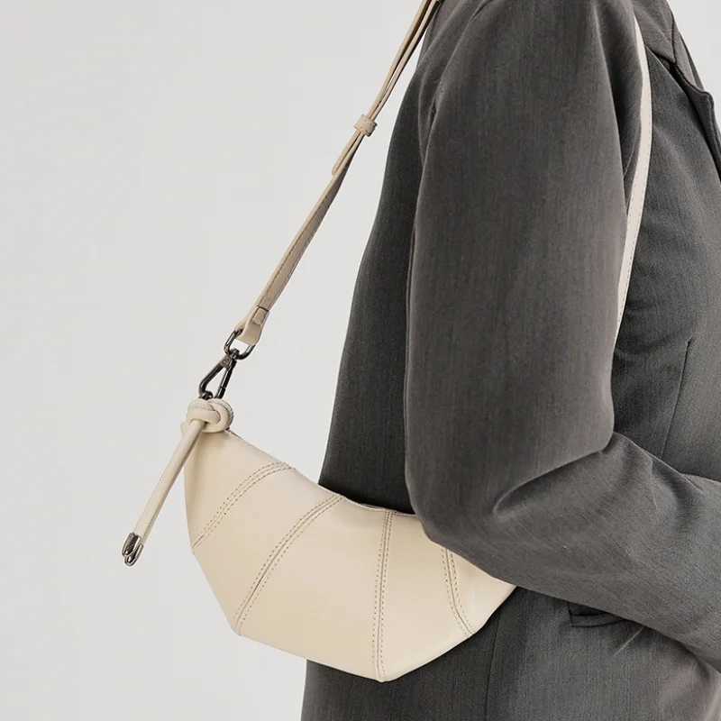 Womens Croissant Shoulder Bag Fashion Luxury Genuine Leather Handbag with Zipper Inner Pocket for Girl Party Shopping GiftT251213