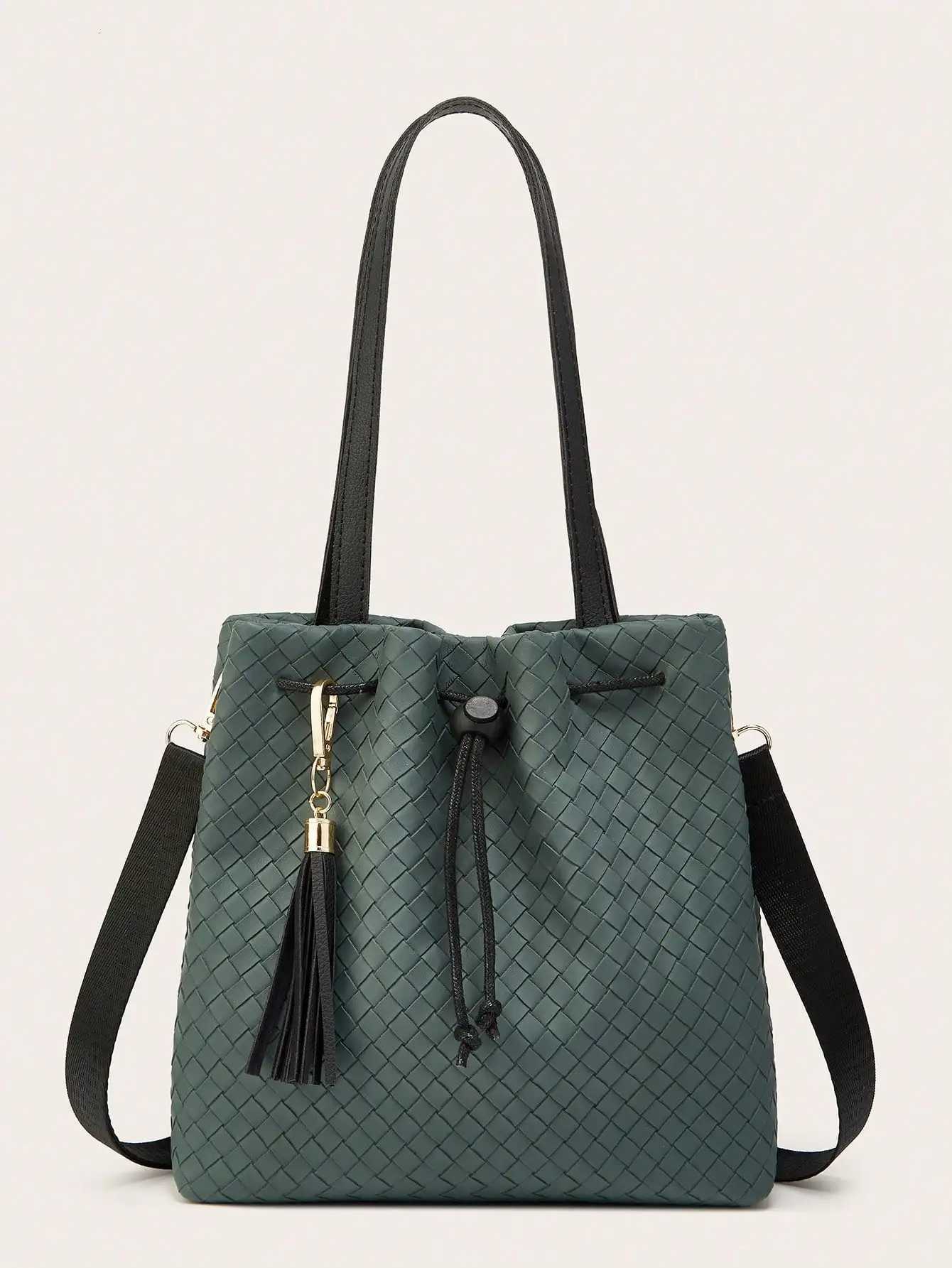 2025 New Woven Handbag PU Material with Tassel Accessories Fashion Bucket Bag Womens Shoulder Bag Ideal for Daily Use andT251213