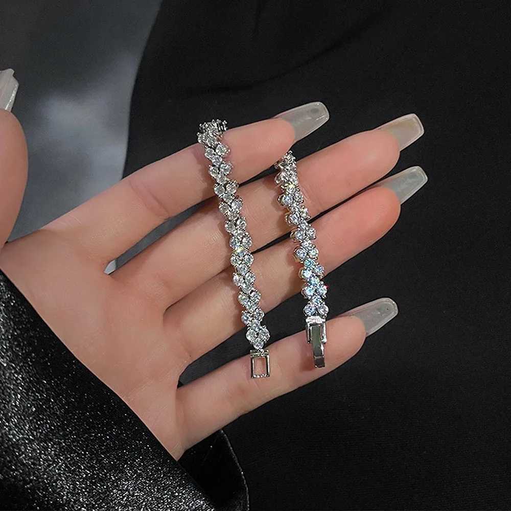 Luxury Roman Crystal Geometric Chain s for Women Trendy Goth Full Rhinestone Charm Bangles Wed Jewelry Accessories M251213