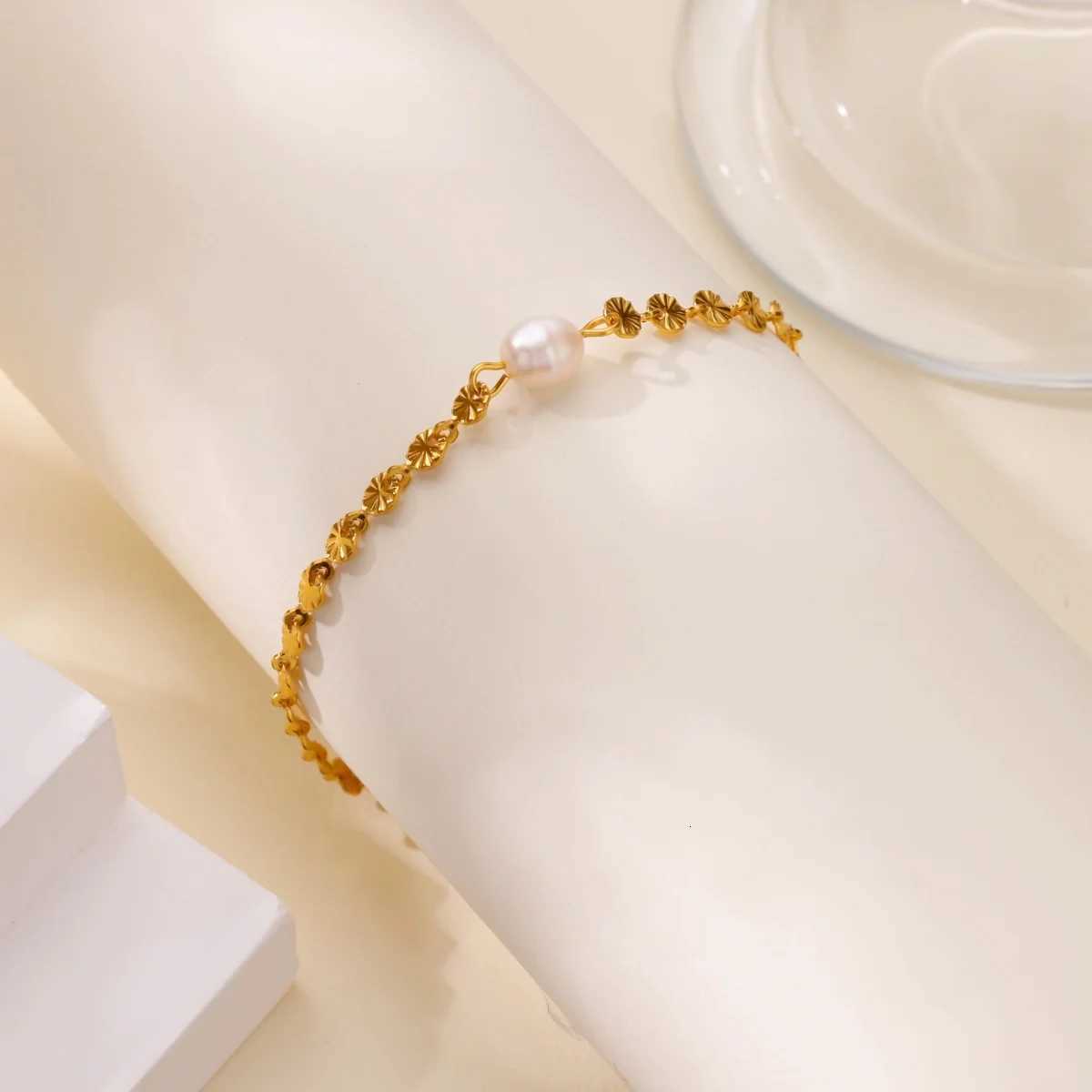 Free Shipping Fashion Imitation Pearl For Women Stainless Steel Gold Color Chain New Wedding Couple Jewelry M251213