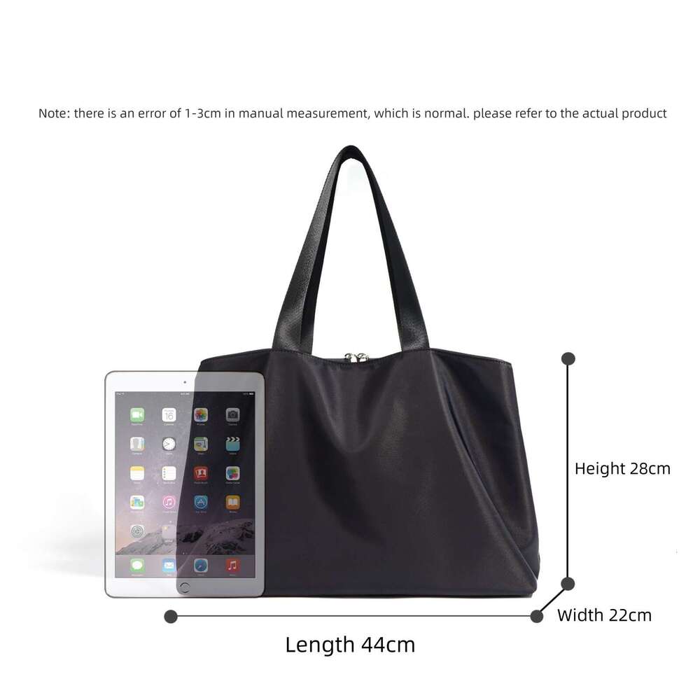 Luxury Designer Large Capacity Lightweight Minimalist Fashion Versatile Travel Shoulder Bag With Compartments For Men And Women Nylon High End Same St
