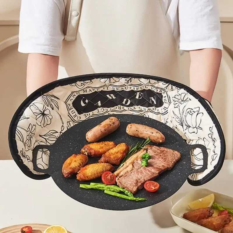 8017cm Practical Heat Resistant Oven Mittens Creative Flower Pattern Long Safety Gloves for Kitchen Bakery Use H251212