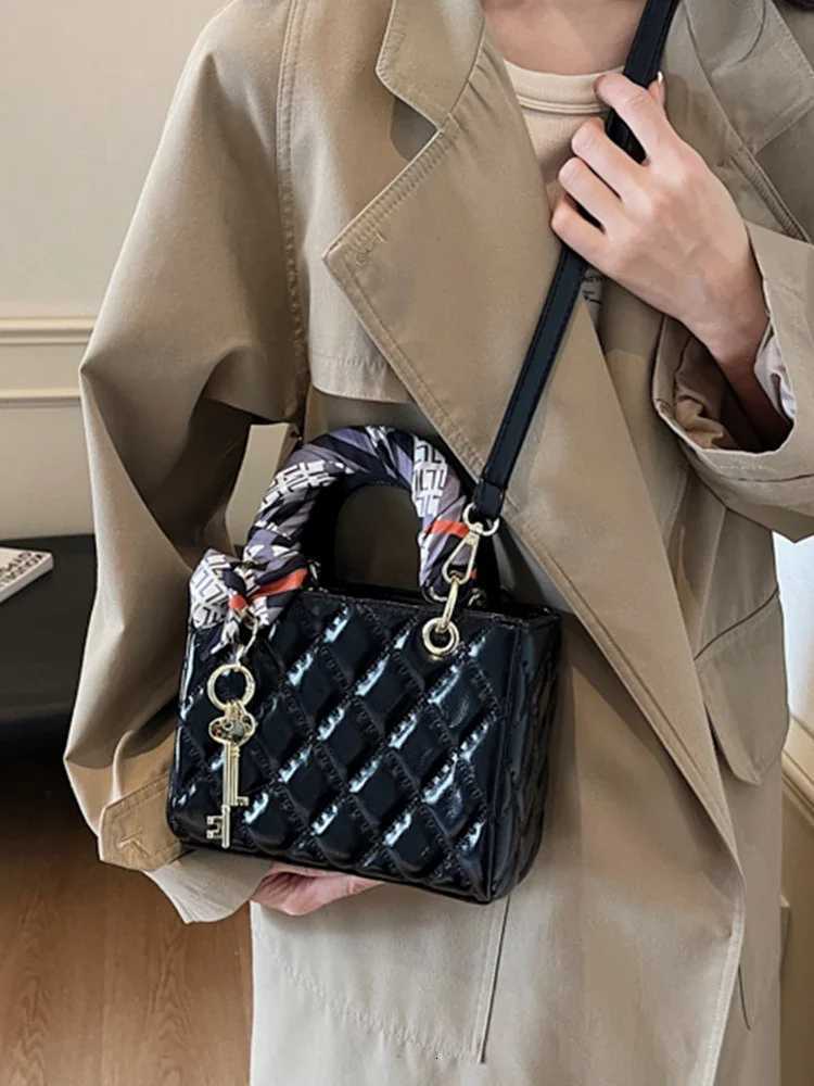 Trendy Wine Red Diamond Lattice Crossbody Bags Women Fashion PU Leather Tote Square Bag Lady Delicate Small HandbagT251213