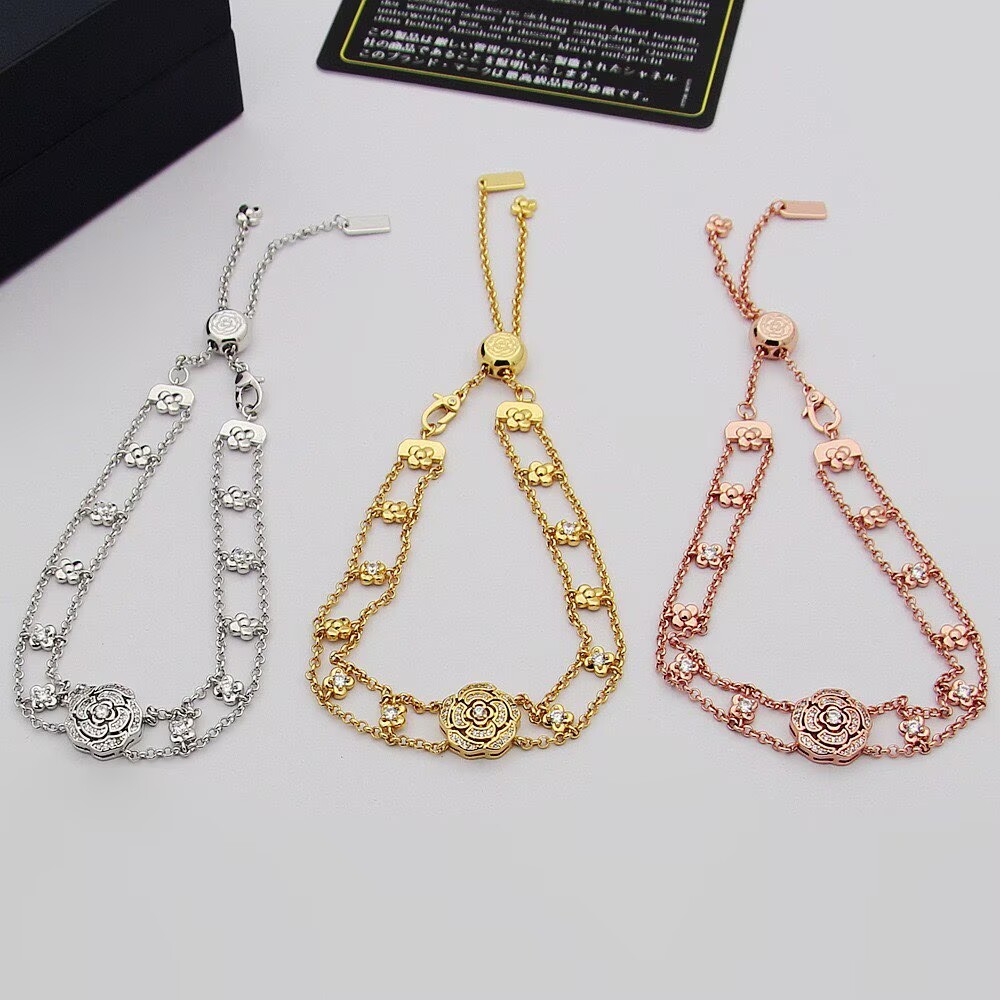 European American Fashion Letters Camellia Titanium Steel Micro Inlaid Zircon Luxury Retro Bracelet with Box High Quality Textured Statement Jewelry G
