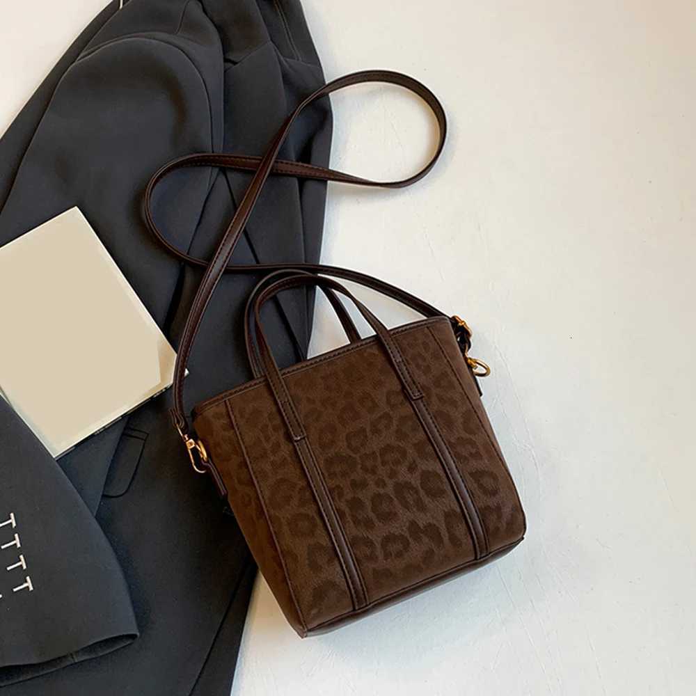 Autumn and Winter High-End Niche Mobile Phone Crossbody Bag New Coffee-Colored Bucket Bag Leopard Print HandbagT251213