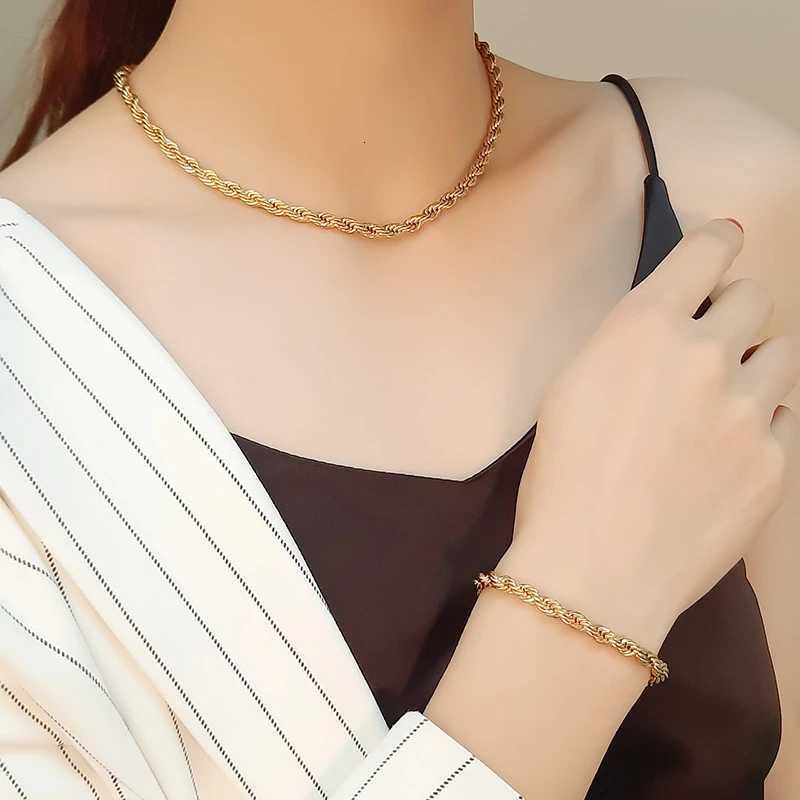 Chic Flash Twisted Rope Chain s for Women Anti Allergy Stainless Steel Wrist Gifts Jewelry Adjustable M251213