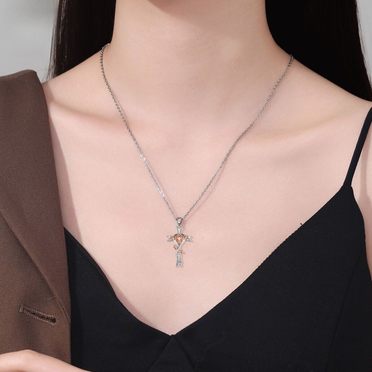 Women's Cross Choker Necklace, Preppy 14K Gold-Plated Rose Flower Pendant, 40 cm Titanium Snake Chain, Gray Acrylic Resin Lucite Cross Jewelry for Eve - view 4
