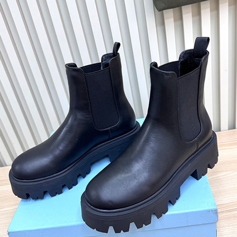 Designer Platform Boots Winter Leather Boots Women Chelsea Boots Heel Boots Triangle Mark Platform Booties Thick Bottom Suede Ankle Boot 943