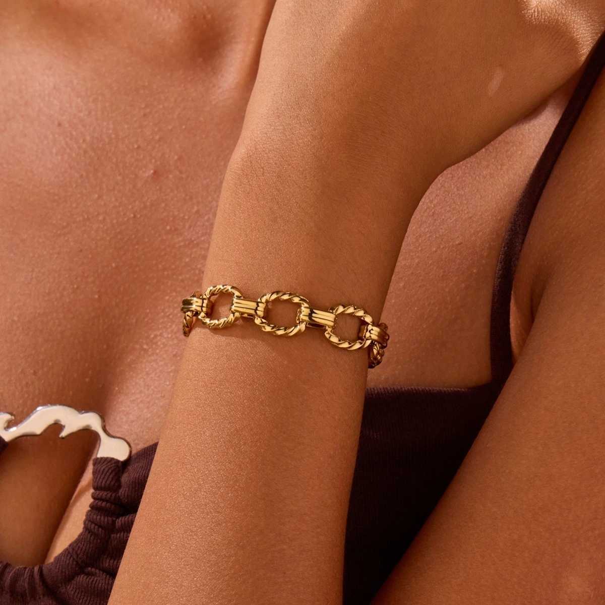 Womens Stainless Steel Thick Chain Oval Twist Jewelry Set M251213