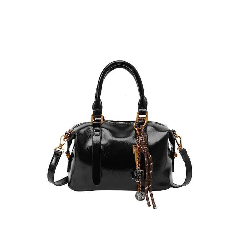 2025 PU Zipper High Quality Bucket Crossbody Bag Solid Simple Fashion Handbag High Appearance Popular Portable Shoulder BagT251213