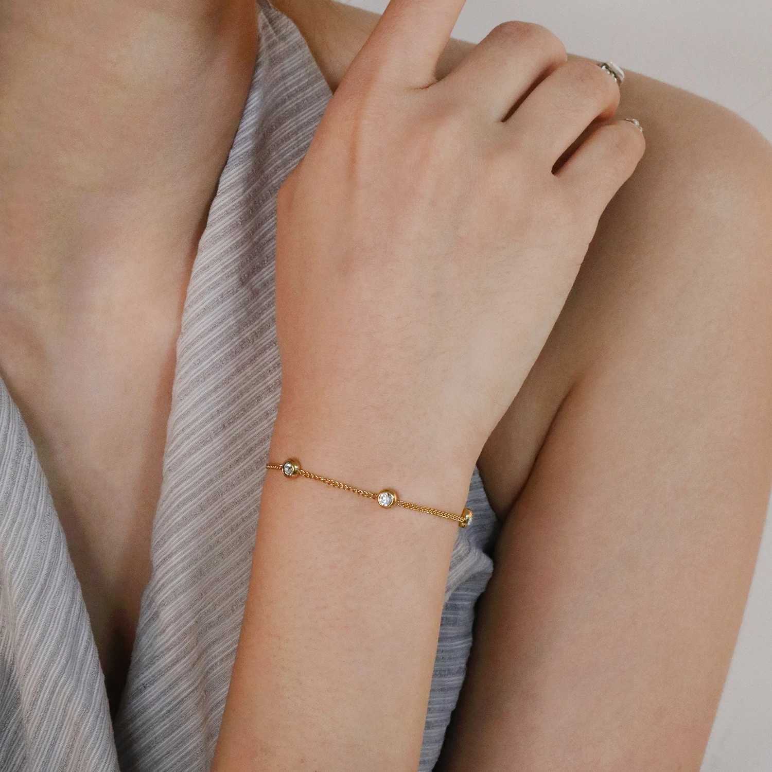 Simple and Elegant Fashion Round Diamond Stainless Steel Gold-plated Waterproof Jewelry Date Accessory Gift for Girls M251213