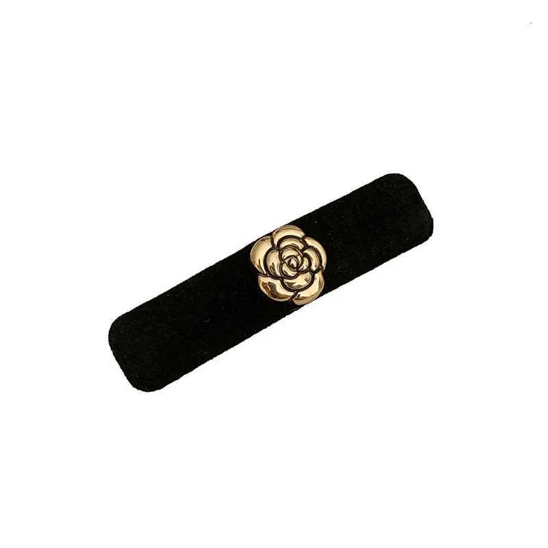 Vintage Gold Camellia Black Colour Velvet Hair Claw Clips Women Fashion BB Clips Hairpin Bangs Clip Girls Hair Accessories Gifts Y251213