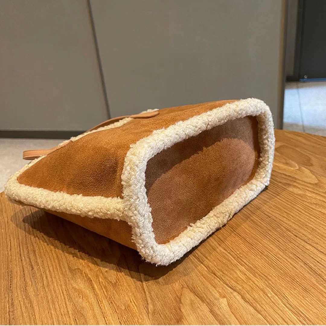 2025 new velvet color-blocked fur bucket bag womens plush color-blocked PU handbag fashionable and versatile commuting bagT251213