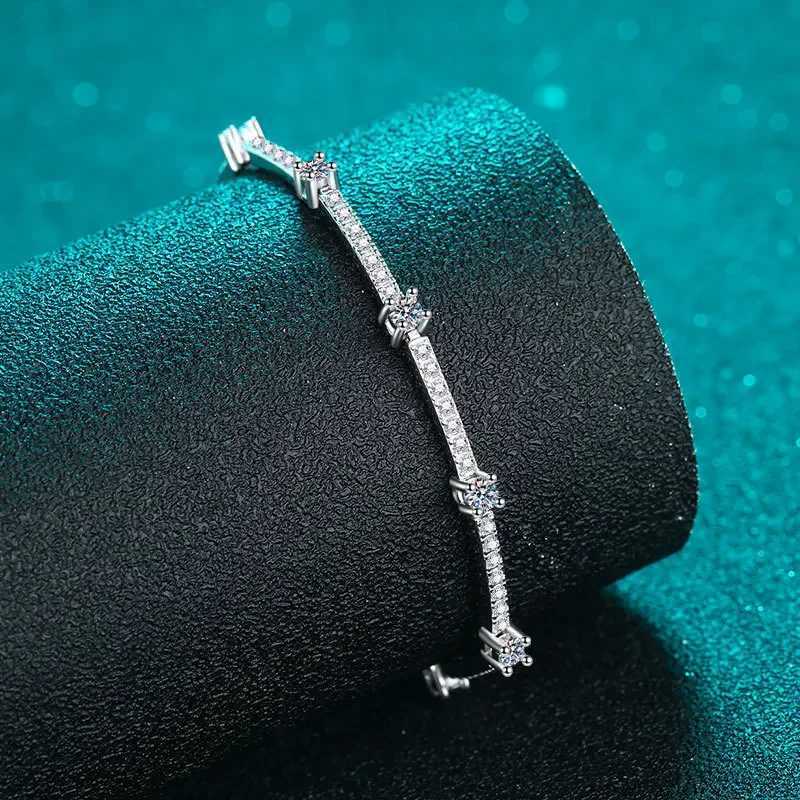 167ct D Color Moissanite for Woman 925 Sterling Silver Plated 18k White Gold Chain Party s Fine Jewelry Gift M251213