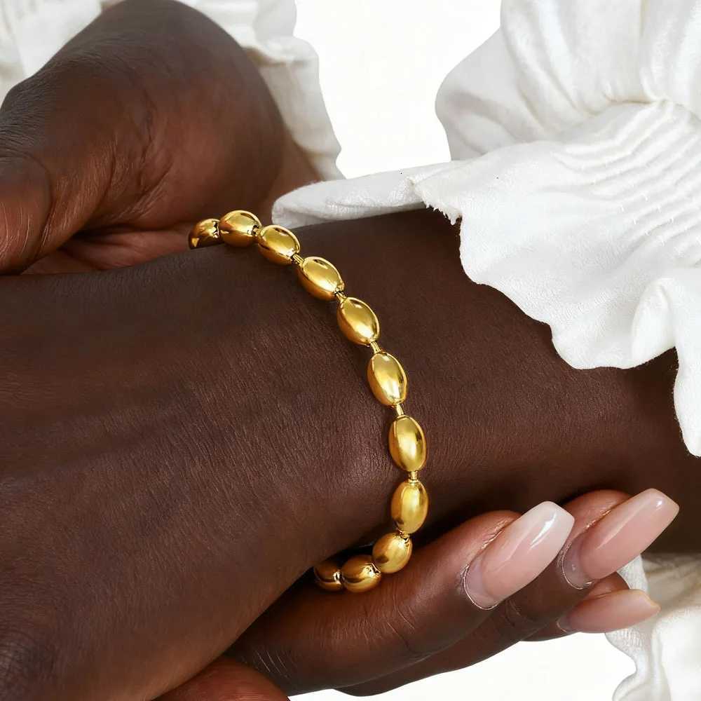 Stainless Steel Heart-shaped Rhinestone for Women Oval Beaded Layered Waterproof Hand Wristband M251213