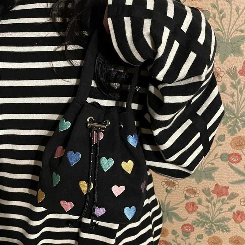 Womens Handbag New Korean Embroidery Heart Sweet Fashionable Versatile Handbags Mini High-capacity Cute Shoulder Crossbody BagsT251213