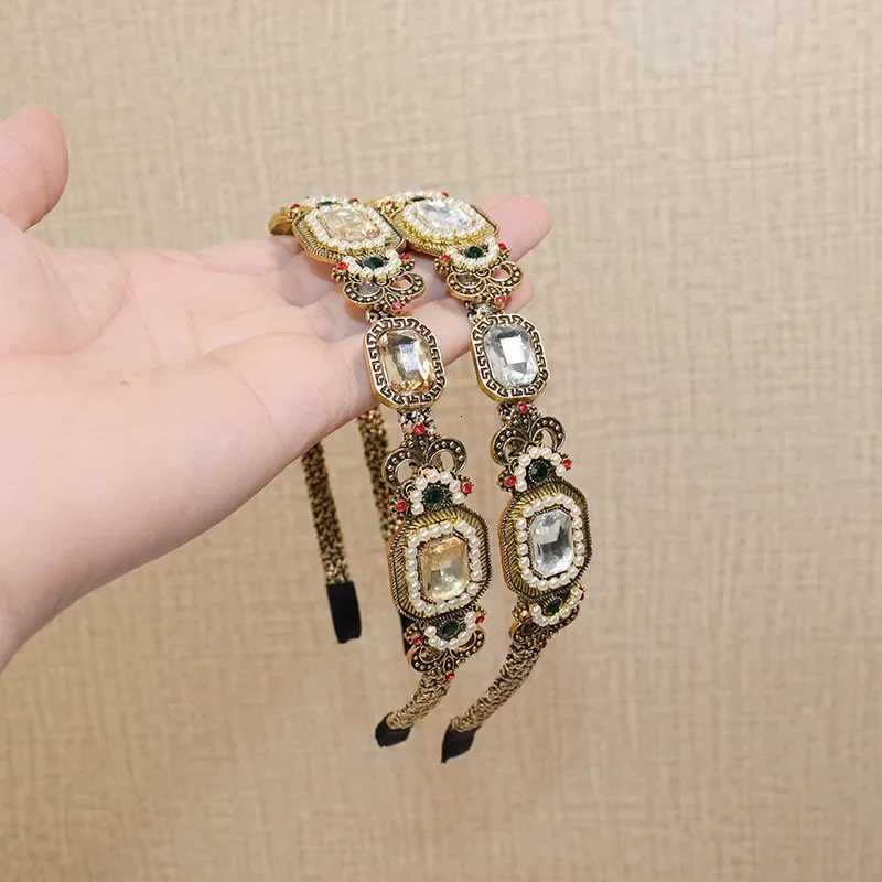 Baroque Fashion Haiand Crystal Stone Hair Hoop bands Designer Haiand Girls Hair Accories for Wen Y251213