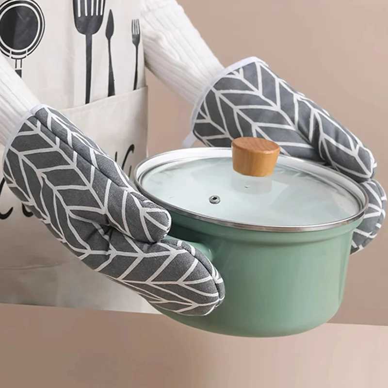 1pc Cooking Baking Gloves Oven Mitts Microwave Oven Gloves High-temperature Heat Resistant Linen Gloves Kitchen Tools Bakeware H251212