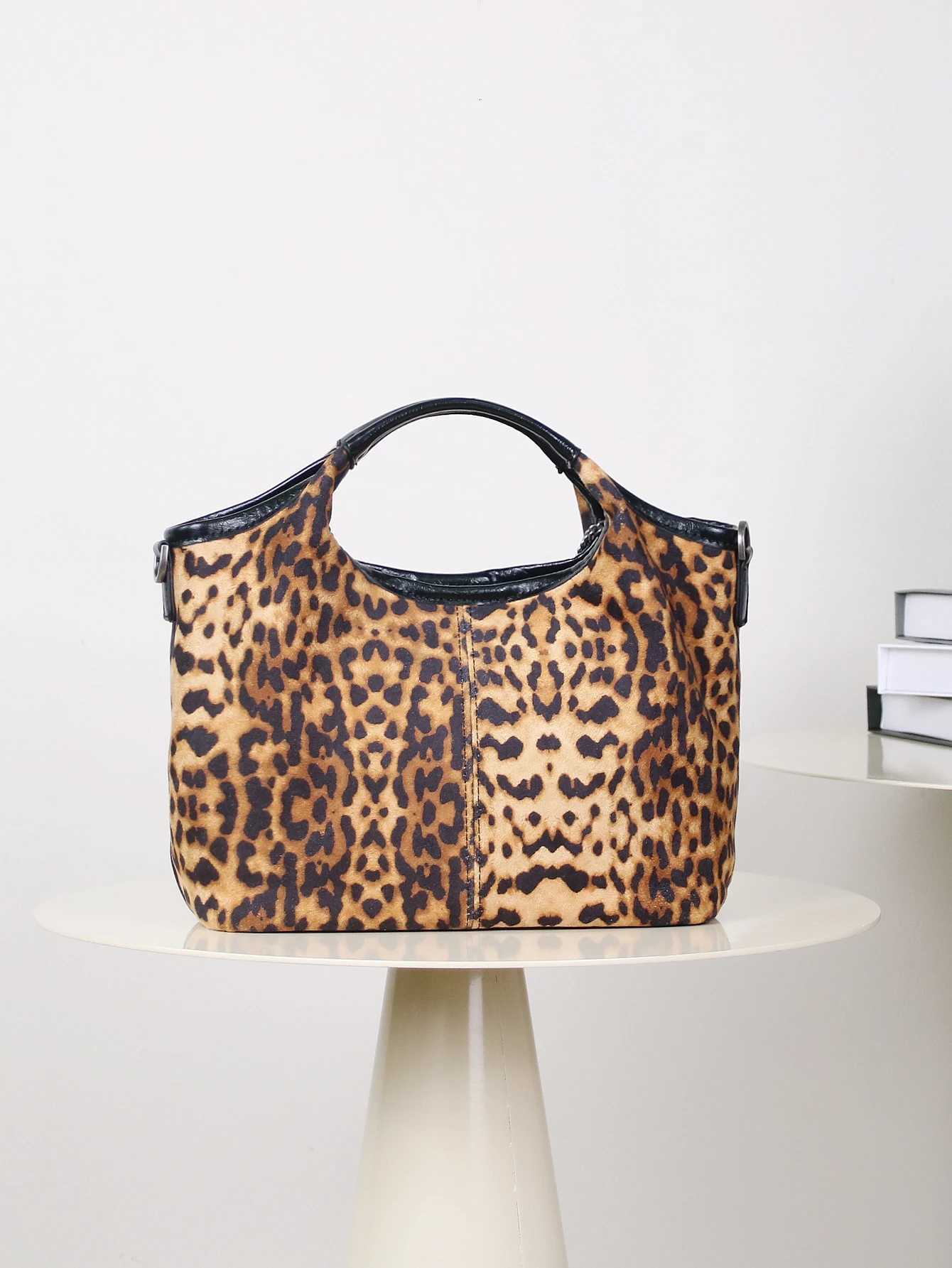 Popular explosions super fire niche retro leopard spice wind bag 2024 new autumn and winter Joker portable bucket bag suede flanT251213