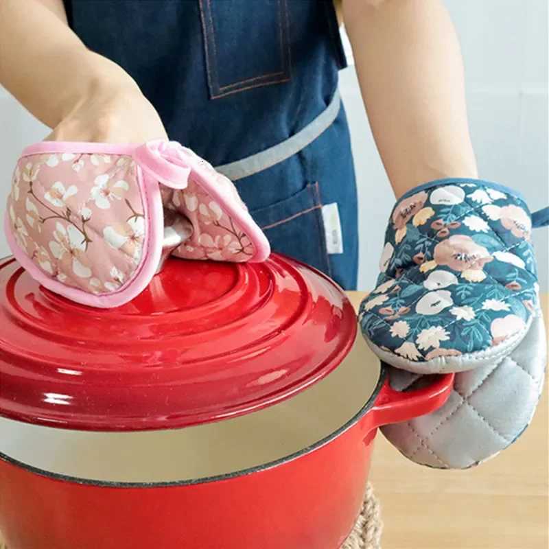 Baking Insation Hand Clip Iron-proof Japanese Style Bbq Oven Pot Holder Household Scald-proof Gloves Kitchen Accessories H251212
