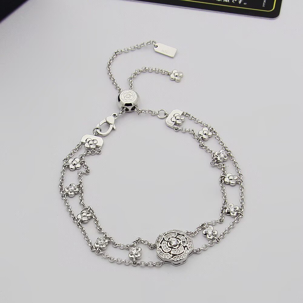 European American Fashion Letters Camellia Titanium Steel Micro Inlaid Zircon Luxury Retro Bracelet with Box High Quality Textured Statement Jewelry G
