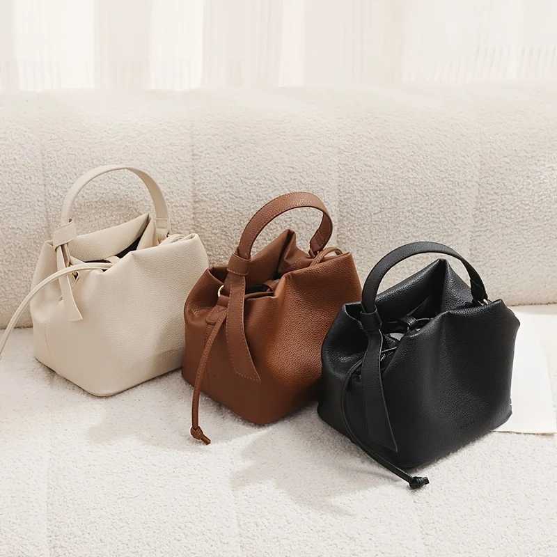 Fashion Womens Handbag Elegant Solid Color Shoulder Bag Suitable for Daily Use Leather Commuting Versatile Crossbody BagsT251213