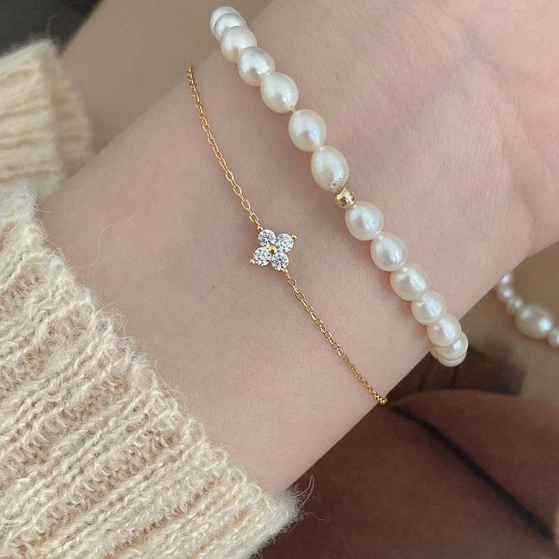 ANENJERY Zircon Four Flower Chain for Women Niche Simple Desgin Party Jewelry Accessories M251213