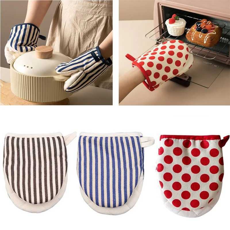 Heat-Resistant Oven Gloves Japanese-style Stripe Mini Oven Mitts Baking Gloves with Hanging Loops Hot Gloves for Cooking H251212