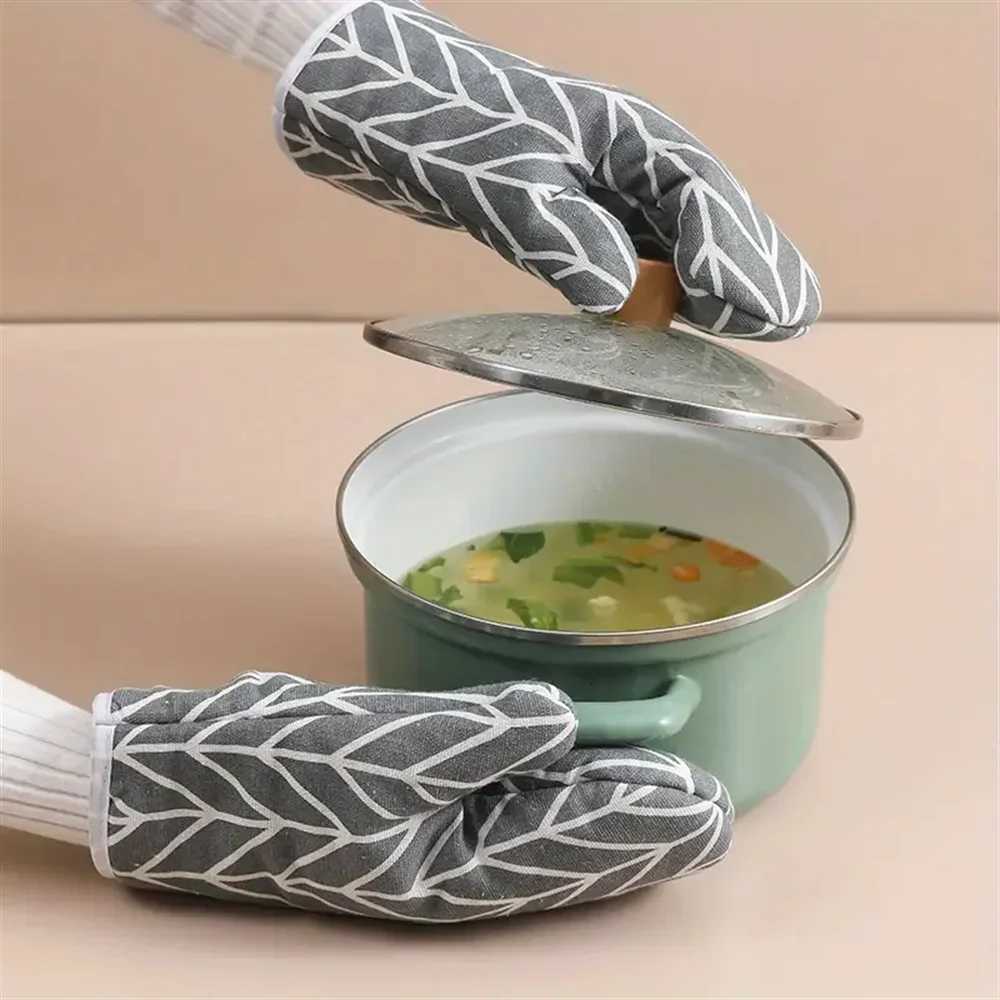 2pcs Kitchen Oven MittsInsated GlovesHeat-Resistant Microwave GlovesAll Clad Oven HelperCooking Tools SetBaking Supplies H251212