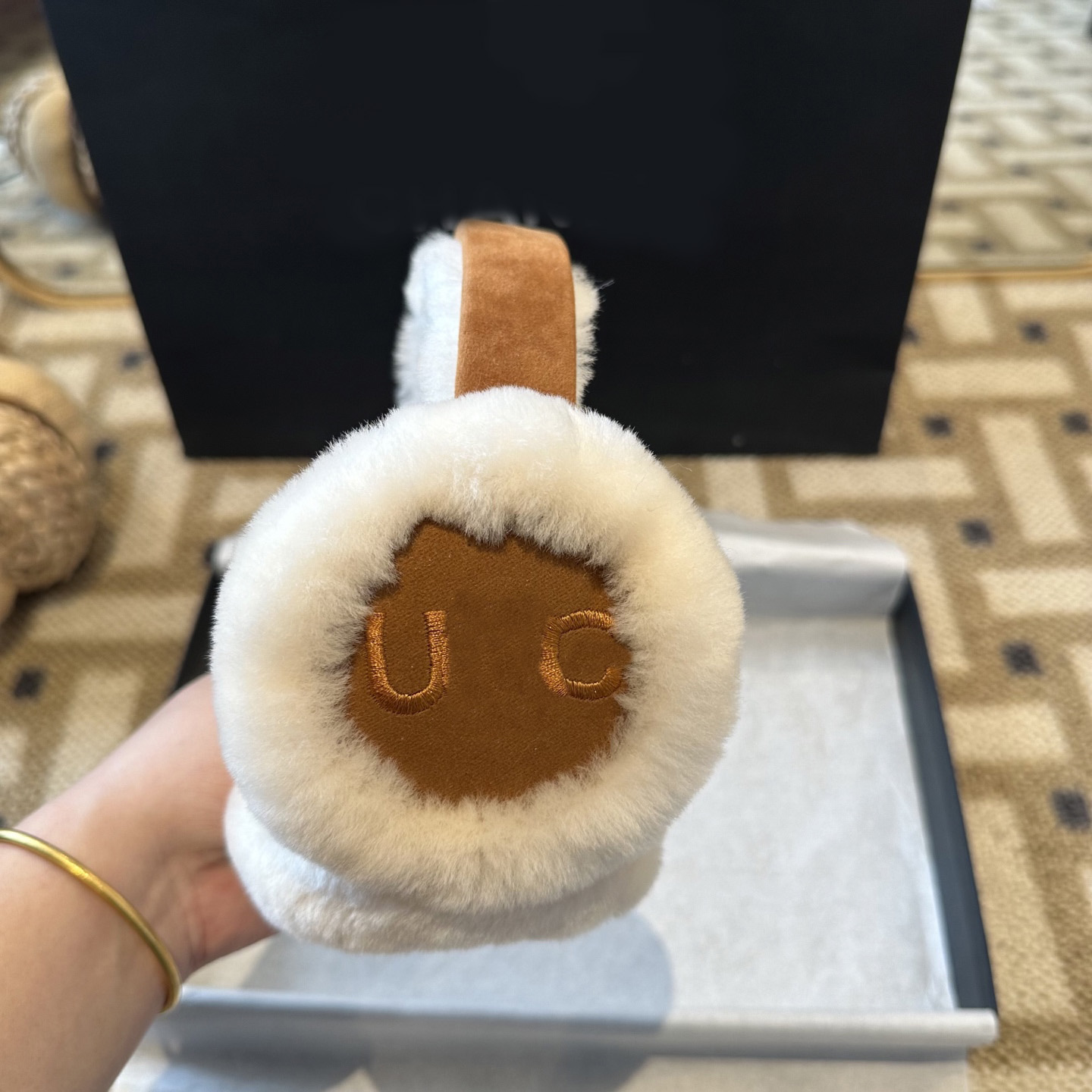 Classic Ug Earmuffs… - image