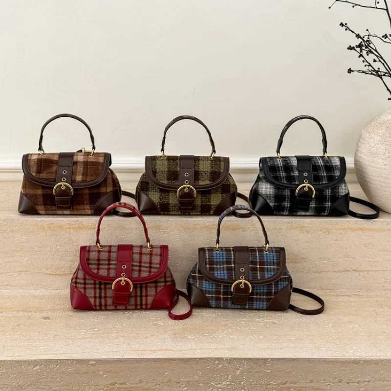Vintage Suede Plaid Handbag for Women2025Winter New Versatile Retro Fashion Commuter Single Shoulder Crossbody BagT251213