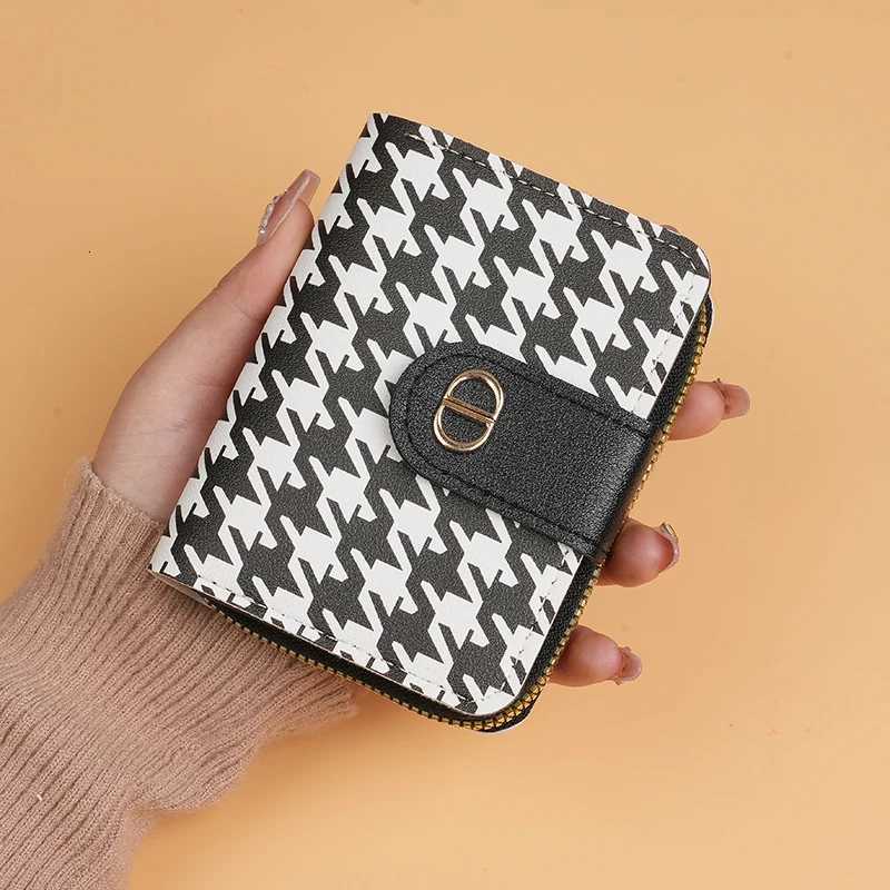 2025 New Wallet Wens Short and Cpact Card Bag Ins Student Large Capacity Mti Card Folding Short Zero Wallet Y251213