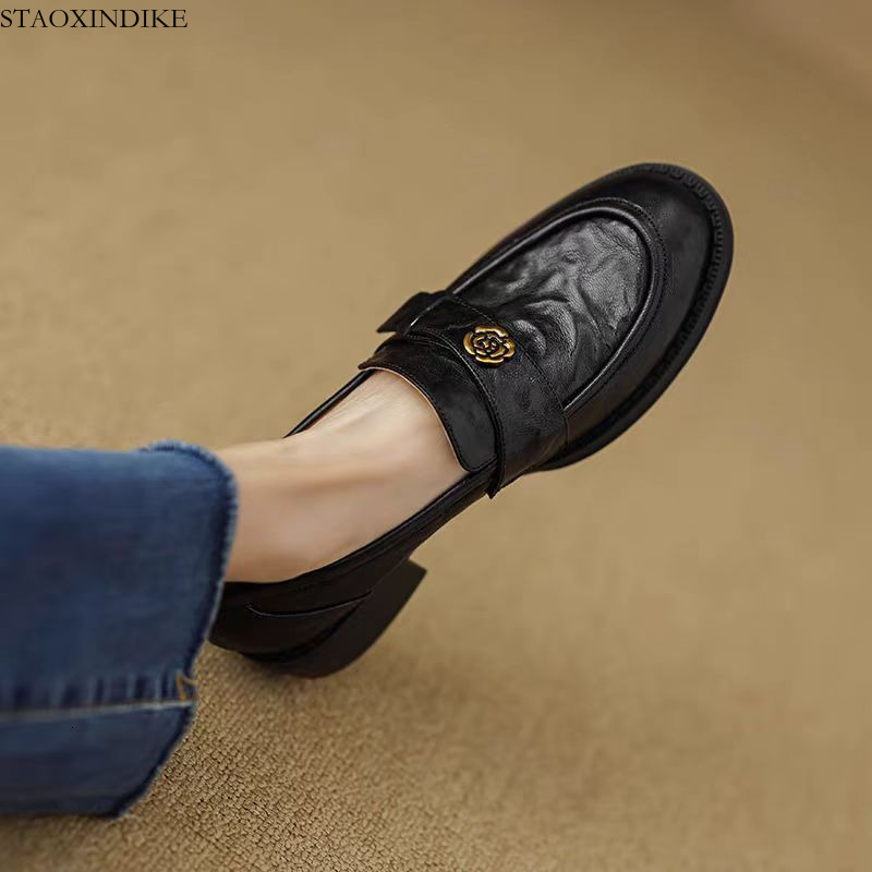 STAOXINDIKE Super Soft Black Camellia Loafers 2025 Spring Autumn New British Style Slip-On Thick Sole Women's Shoes