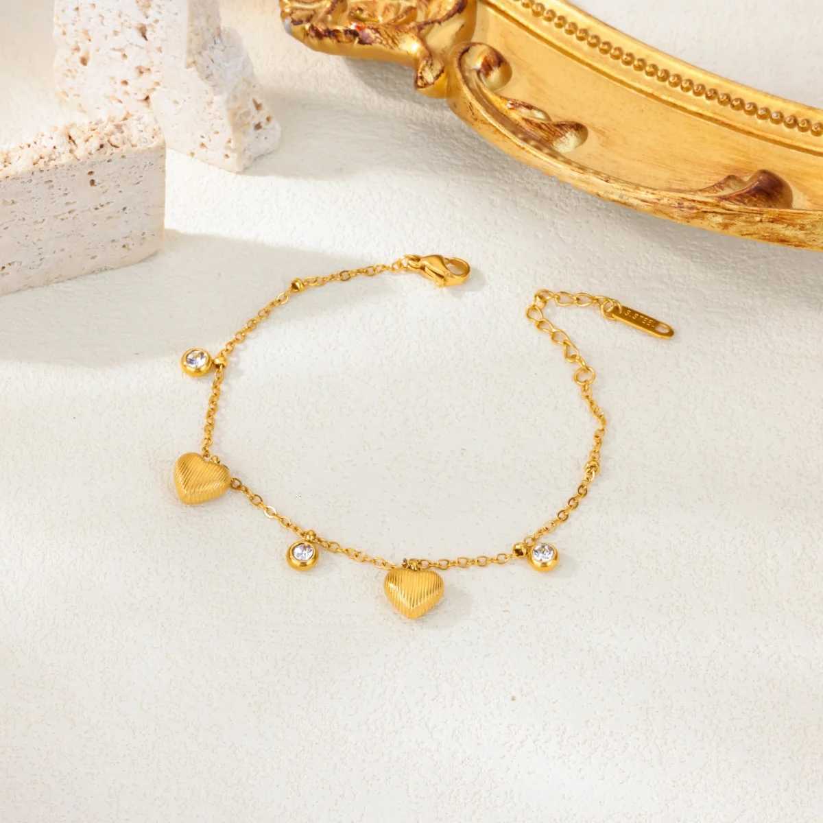 Stainless Steel Geometric Zircon Heart Bangle s For Women 18K Gold Plated Fashion Luxury Simple Jewelry Gift M251213