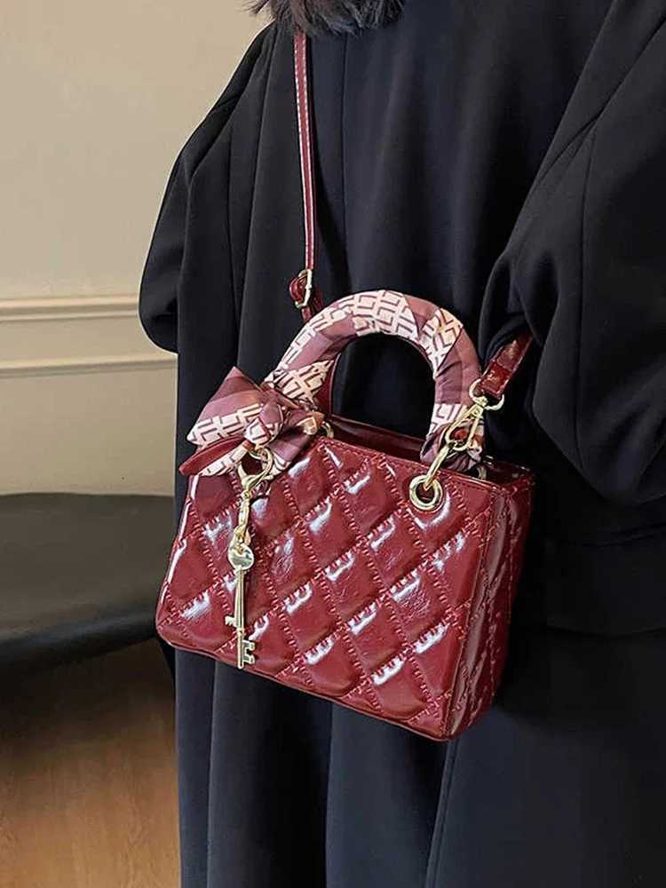 Trendy Wine Red Diamond Lattice Crossbody Bags Women Fashion PU Leather Tote Square Bag Lady Delicate Small HandbagT251213