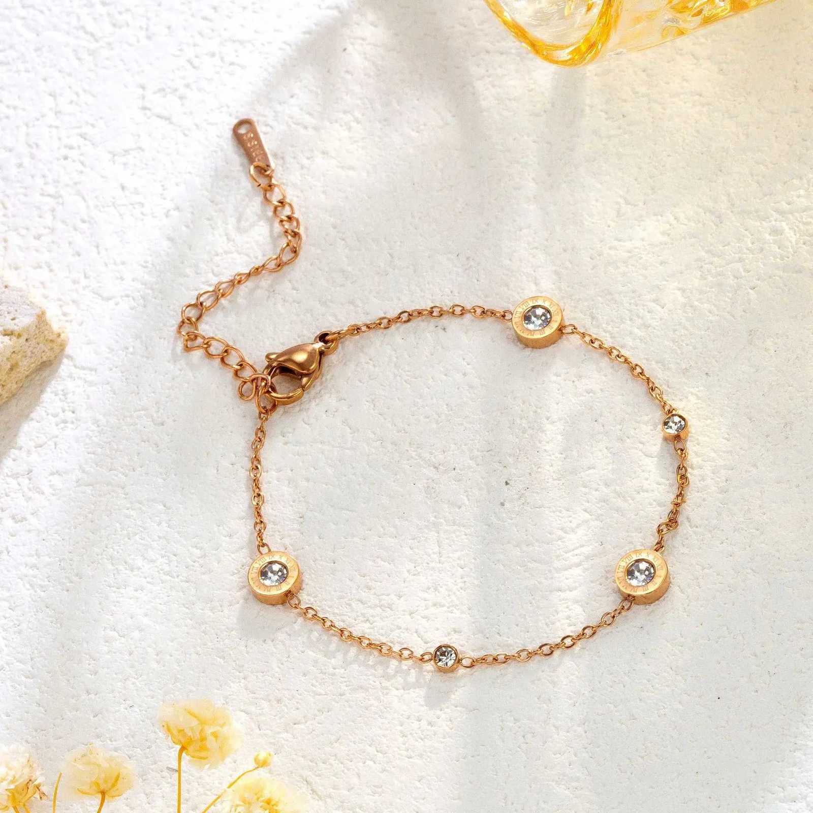 Luxury Gold Plated Stainless Steel Dazzling Zircon for Women Girls Roman Number Design Fashion Charm Party Jewelry Gift M251213