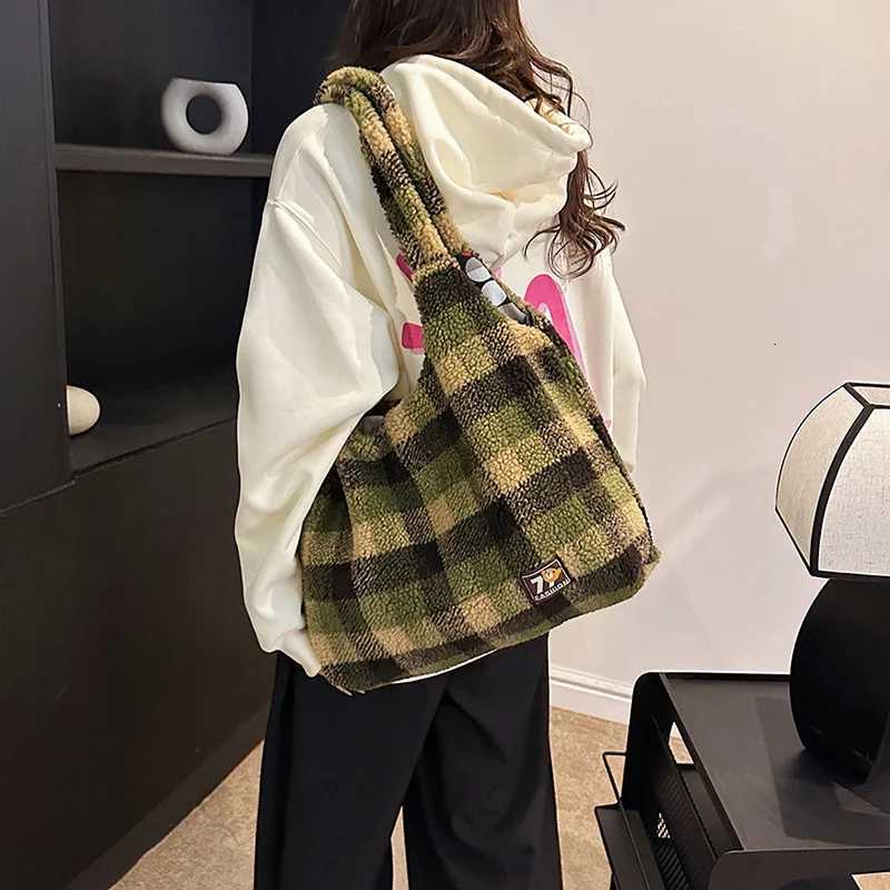 Womens handbag Womens bag plaid one shoulder cross body tote bag large capacity one shoulder underarm bag fashion commuter bagT251213