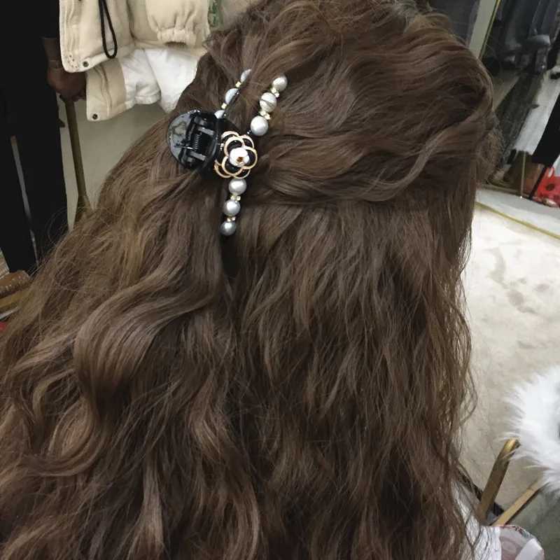 Elegant Camellia Pearl Hair Claws Clips Hairgrips For Women 2024 Rose Flower Rhinestone Acrylic Hair Accessories Clamp Wholesale Y251213