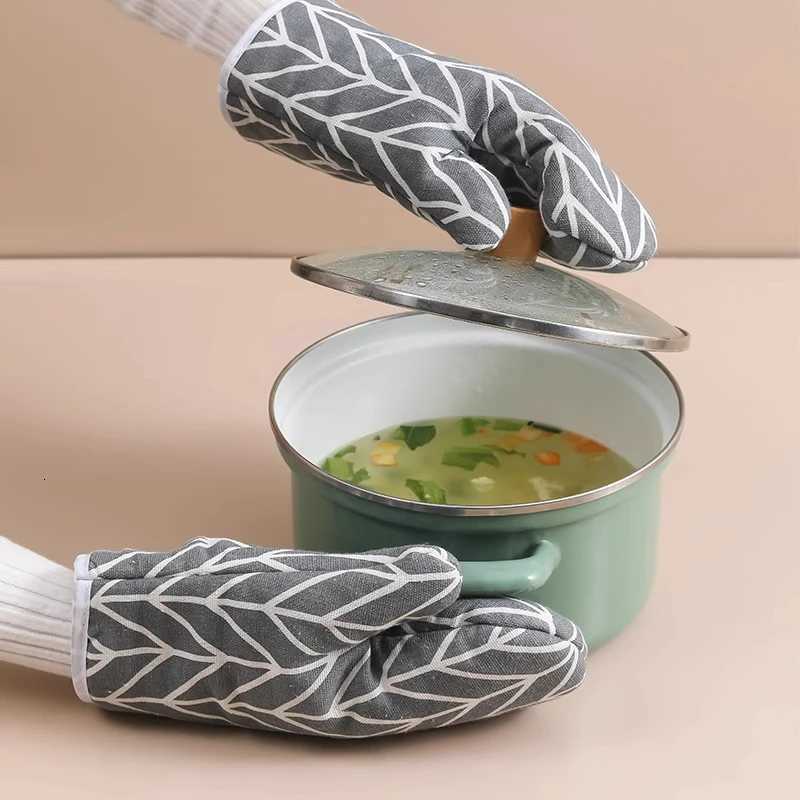1pc Cooking Baking Gloves Oven Mitts Microwave Oven Gloves High-temperature Heat Resistant Linen Gloves Kitchen Tools Bakeware H251212
