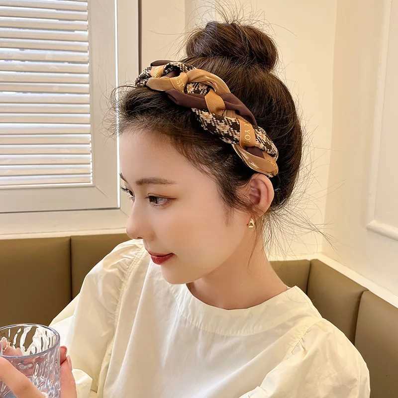 Retro Twist Plaid band for Wen Korean Style Elegant Fashion Girl Face Haiand Y251213