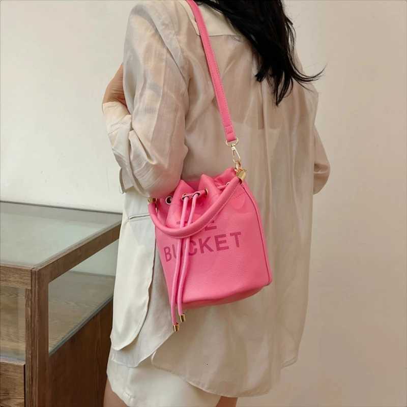 Fashion Popular Womens Bucket Bag Trend Brand Casual Shoulder Bag High Quality Elegant Crossbody Bag Designer Luxury HandbagT251213