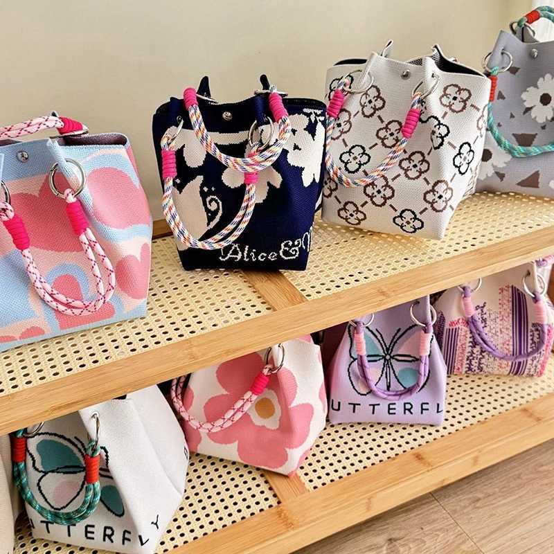 Womens Butterfly Knitted Bucket Bag Fashion Handbag Versatile Knitted Wrist Bag Shopping Handbag Cute HandbagT251213