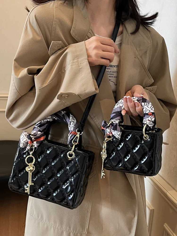 Trendy Wine Red Diamond Lattice Crossbody Bags Women Fashion PU Leather Tote Square Bag Lady Delicate Small HandbagT251213