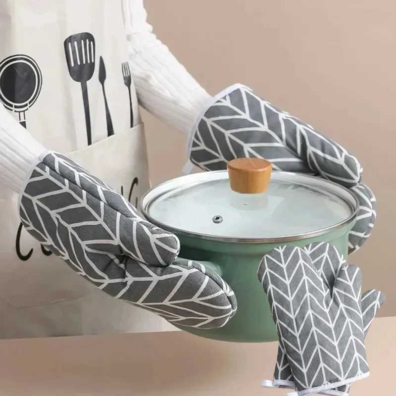 Heat-Resistant Microwave Oven Gloves High-Temp Insated Kitchen Gloves Pattern Soft Fabric Wrist Straps Kitchen Tools H251212