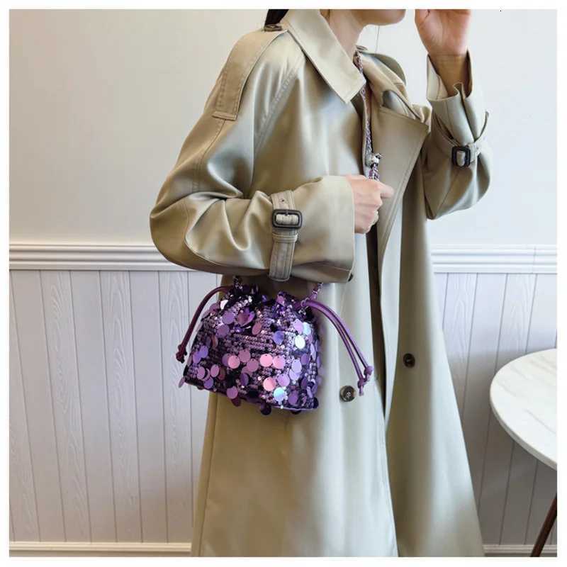 Ladies Crossbody Bag Floral Embroidered Sequined Patchwork Contrast-Colour Trendy Elegant Womens Drawstring Chain Bucket BagT251213