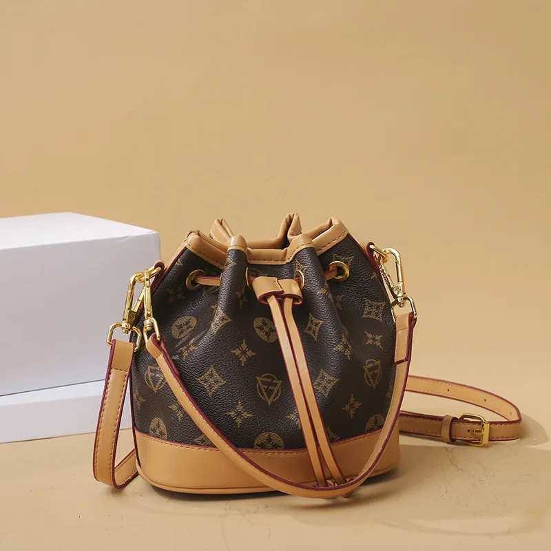 2026 Lady Luxurious Retro Bucket Bag-Shoulder Sling Bag Backpack Handbag Print Drawstring Shoulder bag Casual VersatileT251213