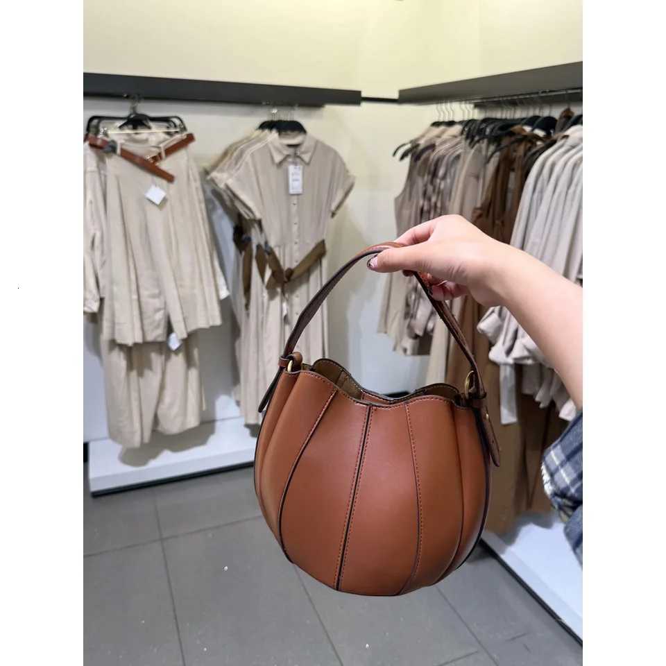 New Fashionable and Versatile Thread Cutting Decorative Bundle Bag Splicing Commuter Handheld Crossbody Bucket Bag for WomenT251213