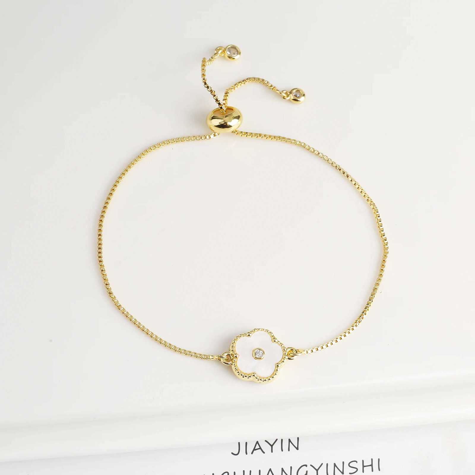 Adjustable Gold Plated Five Flower Charms Ladies Simple for Woman Classic Party Brand Jewelry Daily Wear M251213