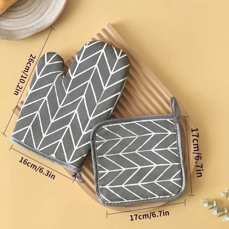 Cotton Linen Microwave Oven Baking Gloves Set of 2 Heat Resistant Oven Gloves with Heat Insation Pad for Kitchen Cooking Tools H251212